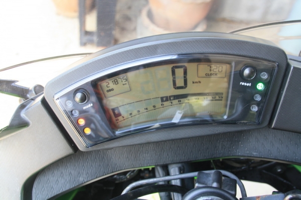 ขาย  Ninja 650 ABS ปี 2010 สภาพสวย ทะเบียนเต็ม 179000