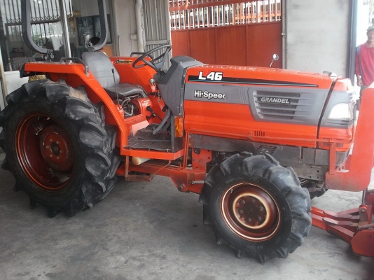 ขายครับ! รถแทรคเตอร์ KUBOTA L46 4WD พร้อมใบมีดดันหน้า