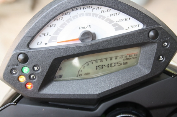 ขาย ER 6 N ปี2010 สภาพสวย ออกศูนย์ ทะเบียนโอน 179000