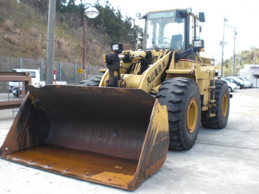 950F-2-4DJ2995รถตักล้อยางรถจอดที่(CSนวนคร)แล้วครับ