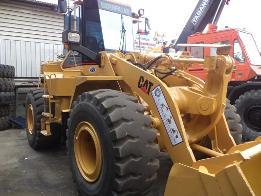 950F-2-4DJ2995รถตักล้อยางรถจอดที่(CSนวนคร)แล้วครับ