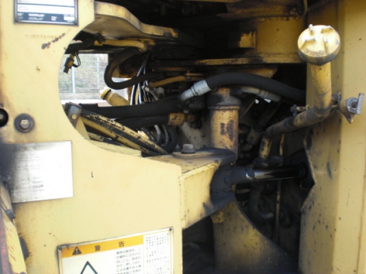 950F-2-4DJ2995รถตักล้อยางรถจอดที่(CSนวนคร)แล้วครับ