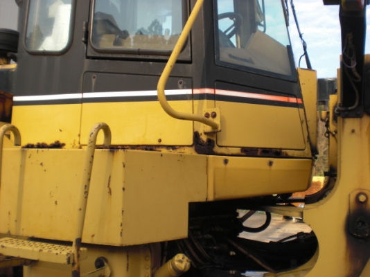 950F-2-4DJ2995รถตักล้อยางรถจอดที่(CSนวนคร)แล้วครับ