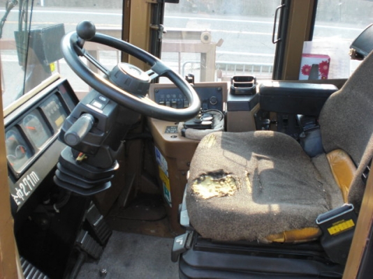 950F-2-4DJ2995รถตักล้อยางรถจอดที่(CSนวนคร)แล้วครับ