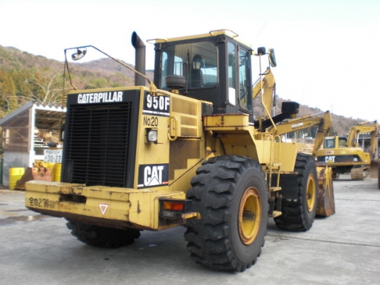 950F-2-4DJ2995รถตักล้อยางรถจอดที่(CSนวนคร)แล้วครับ