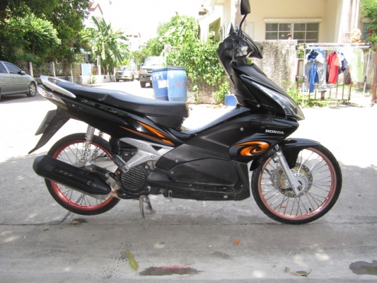 ยังไงก็ขาย air blade ปี49เครื่องเดิมๆ ชุดโอนครบ ยังไงก็ขาย air blade ปี49เครื่องเดิมๆ ชุดโอนครบ