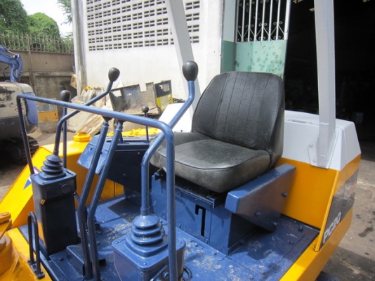 ขาย รถขุดเล็ก KOMATSU รุ่น PC20-5- แทร็กเหล็ก มือสองญี่ปุ่น