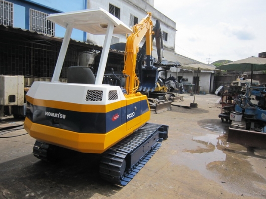 ขาย รถขุดเล็ก KOMATSU รุ่น PC20-5- แทร็กเหล็ก มือสองญี่ปุ่น