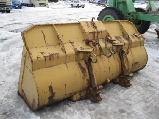 920-75J-06094รถตักล้อยางรถจอด(CSนวนคร)แล้วครับ