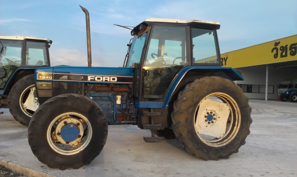 Ford 7840
