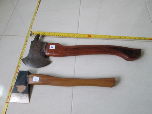 ขายขวาน 2เล่มครับ