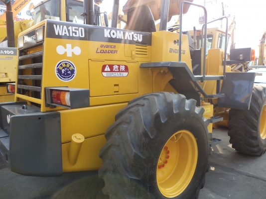 WA150-1-30047รถตักล้อยางตอนนี้รถจอดที่(CSนวนคร)ครับ