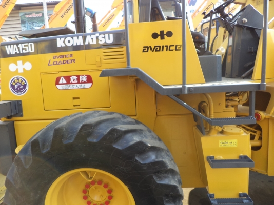 WA150-1-30047รถตักล้อยางตอนนี้รถจอดที่(CSนวนคร)ครับ