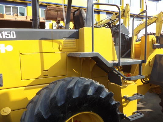 WA150-1-30047รถตักล้อยางตอนนี้รถจอดที่(CSนวนคร)ครับ