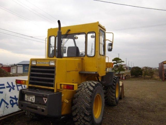 WA150-1-30047รถตักล้อยางตอนนี้รถจอดที่(CSนวนคร)ครับ