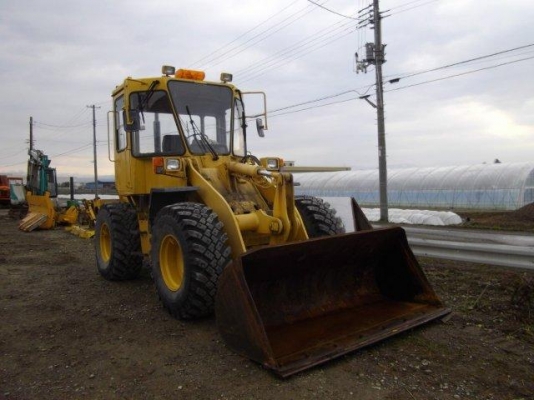 WA150-1-30047รถตักล้อยางตอนนี้รถจอดที่(CSนวนคร)ครับ