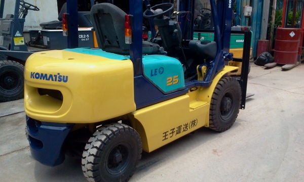 ** Forklift Komatsu 2.5ton Diesel **