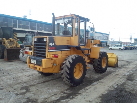 WA100-1-31196รถตักล้อยางตอนนี้รถจอดที่(CSนวนคร)ครับ