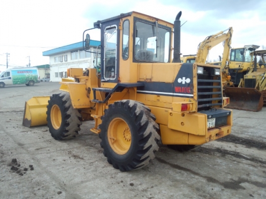 WA100-1-31196รถตักล้อยางตอนนี้รถจอดที่(CSนวนคร)ครับ