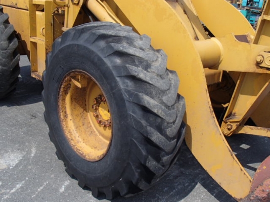 510-17290รถตักล้อยางจากญี่ปุ่นตอนนี้รถจอดที่(CSนวนคร)ครับ