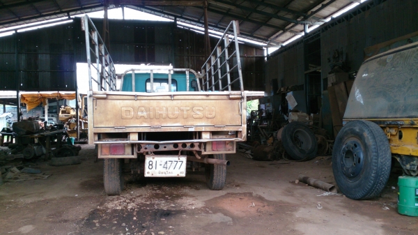 ขายสี่ล้ออีซูซุ MKR เครื่อง 4BE1 - 110 แรง  กระบะสแตนเลสยกหัวได้ รถสวยขายถูกๆ 300,000