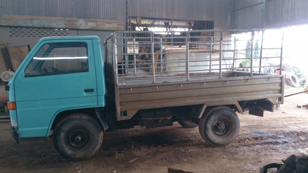 ขายสี่ล้ออีซูซุ MKR เครื่อง 4BE1 - 110 แรง  กระบะสแตนเลสยกหัวได้ รถสวยขายถูกๆ 300,000