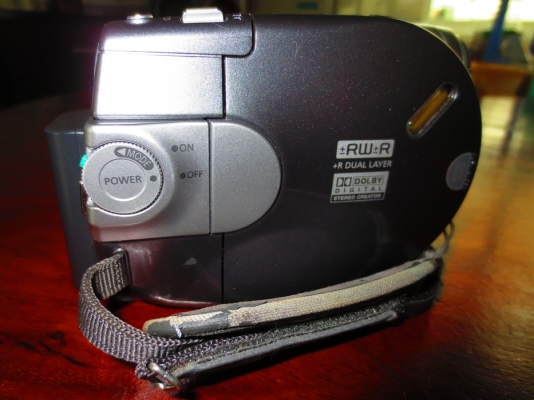 ขายกล้องถ่ายวิดีโอ ยี่ห้อ SAMSUNG มือสอง สภาพดี พร้อมใช้งาน