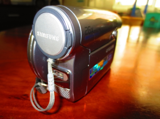 ขายกล้องถ่ายวิดีโอ ยี่ห้อ SAMSUNG มือสอง สภาพดี พร้อมใช้งาน