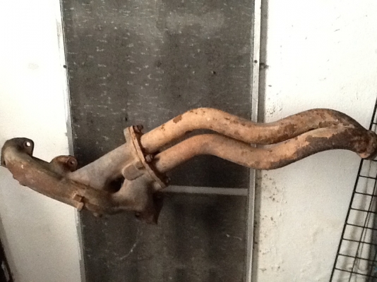 คอท่อไอเสีย. เครื่อง m 10 bmw