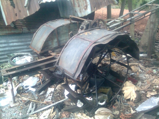 **ลดราคา**รถไถนาเดินตาม รถโซ่ ข้างในเปลี่ยนหมดแล้ว เป็นรถประกอบฝีมือดี ใช้เหล็กรุ่นก่อนที่มันทนๆ