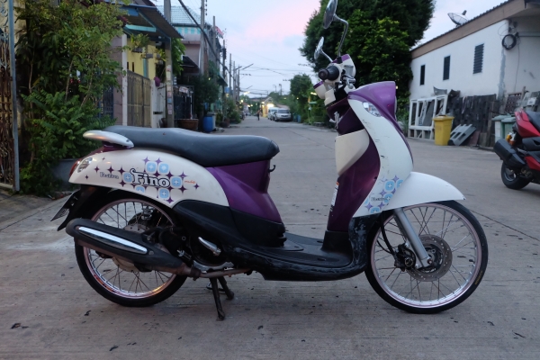 ขายฟีโน่ เกย์แยก คันละ 13,500 บาท เครื่องเดิม เล่มพร้อมชุดโอนลอยครบ ชุดสีมีรอยบ้างตามอายุการใช้งาน ร
