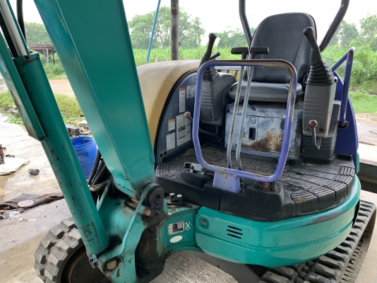 Komatsu pc30mr-1(บูมพิเศษด้วย)ติดหัวเจาะปูน+บุ๊งกี้ ฟรี ยังไม่เคยใช้ในไทย ชั่วโมง 3,000 สนใจโทร 086-1602189