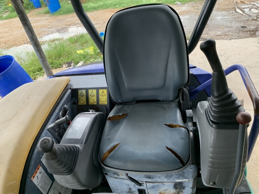 Komatsu pc30mr-1(บูมพิเศษด้วย)ติดหัวเจาะปูน+บุ๊งกี้ ฟรี ยังไม่เคยใช้ในไทย ชั่วโมง 3,000 สนใจโทร 086-1602189