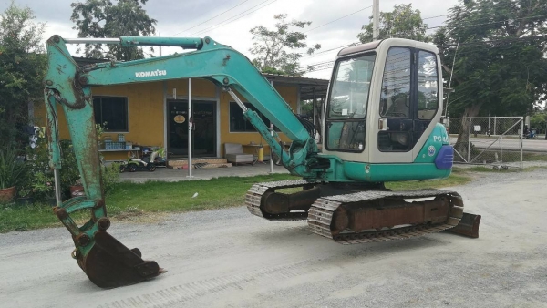 ขาย KOMATSU PC40-7 เก๋ง สวย นำเข้าจากญี่ปุ่น โทร.090-986-2521 อ๊อบ ขาย KOMATSU PC40-7 เก๋ง สวย นำเข้าจากญี่ปุ่น โทร.090-986-2521 อ๊อบ