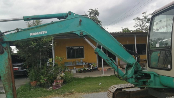 ขาย KOMATSU PC40-7 เก๋ง สวย นำเข้าจากญี่ปุ่น โทร.090-986-2521 อ๊อบ ขาย KOMATSU PC40-7 เก๋ง สวย นำเข้าจากญี่ปุ่น โทร.090-986-2521 อ๊อบ