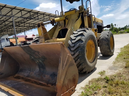 รถตัก KOMATSU 510 สนใจติดต่อ 081-6079515 line ID : 081-6079515 รถตัก KOMATSU 510 สนใจติดต่อ 081-6079515 line ID : 081-6079515
