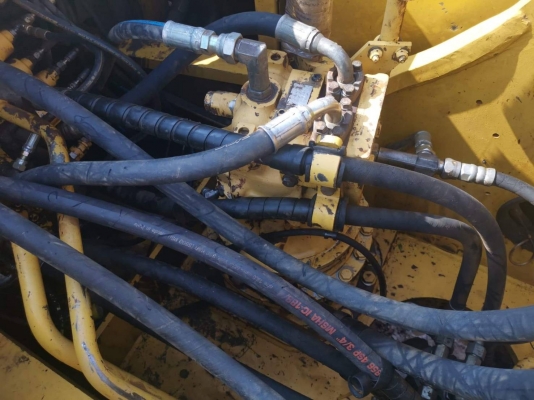 ขาย KOMATSU 200-7 ทำงาน 15,XXX ชม  รถพร้อมใช้