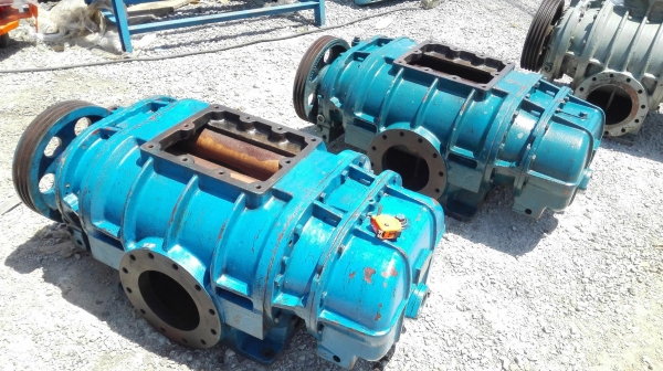 รูทโบลเวอร์อัดอากาศญี่ปุ่น UNOZAWA-GUMI JAPAN ขนาดใหญ่ ท่อ 8&rdquo; ใช้กับมอเตอร์ 75-100 HP