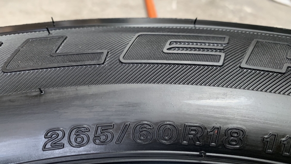 ยางใหม่ป้ายแดง 265-60-18 Bridgestone ปี 19 สวยกริ๊บๆ ยางใหม่ป้ายแดง 265-60-18 Bridgestone ปี 19 สวยกริ๊บๆ