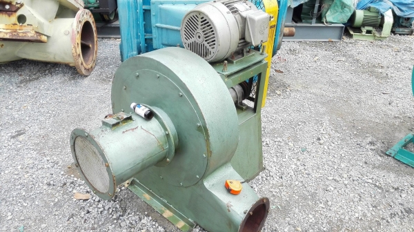 โบลเวอร์ดูดเป่าอากาศ ขนาด 7.5 HP 2840 RPM 380V ท่อเข้าออก 10”- 8” โครงสร้างหนาแข็งแรงทนท โบลเวอร์ดูดเป่าอากาศ ขนาด 7.5 HP 2840 RPM 380V ท่อเข้าออก 10”- 8” โครงสร้างหนาแข็งแรงทนท