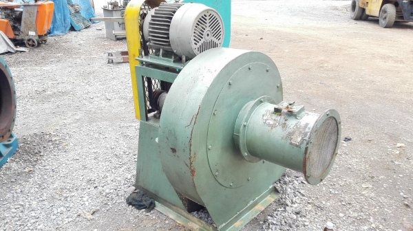 โบลเวอร์ดูดเป่าอากาศ ขนาด 7.5 HP 2840 RPM 380V ท่อเข้าออก 10”- 8” โครงสร้างหนาแข็งแรงทนท โบลเวอร์ดูดเป่าอากาศ ขนาด 7.5 HP 2840 RPM 380V ท่อเข้าออก 10”- 8” โครงสร้างหนาแข็งแรงทนท