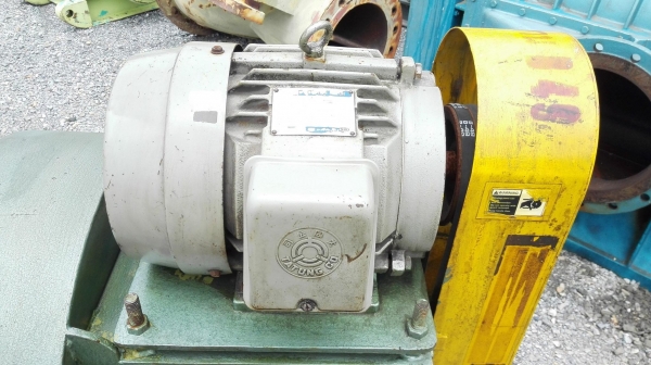 โบลเวอร์ดูดเป่าอากาศ ขนาด 7.5 HP 2840 RPM 380V ท่อเข้าออก 10&rdquo;- 8&rdquo; โครงสร้างหนาแข็งแรงทนท