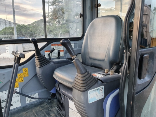รถขุดโคมัตสุ PC35MR1 เก๋ง