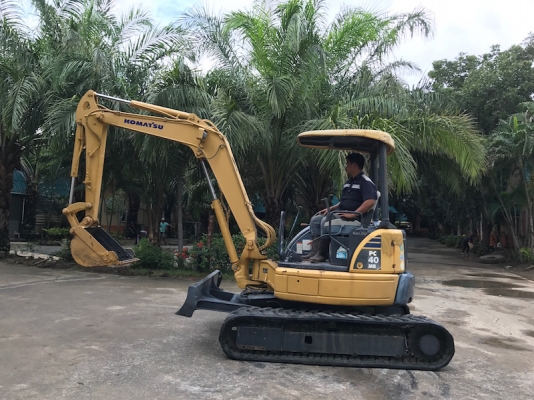 ขายแบคโฮ KOMATSU PC40MR-2(รุ่นใหม่) เดิมจากญี่ปุ่น100\% ทำงานสมบูรณ์ทุกระบบ รับรองไม่ผิดหวัง485,000 เท่านั้น!!