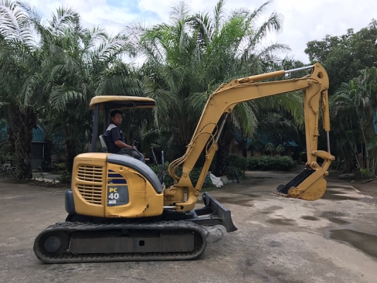 ขายแบคโฮ KOMATSU PC40MR-2(รุ่นใหม่) เดิมจากญี่ปุ่น100\% ทำงานสมบูรณ์ทุกระบบ รับรองไม่ผิดหวัง485,000 เท่านั้น!!