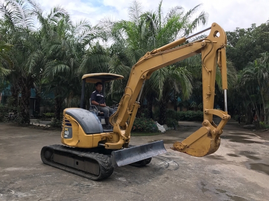 ขายแบคโฮ KOMATSU PC40MR-2(รุ่นใหม่) เดิมจากญี่ปุ่น100\% ทำงานสมบูรณ์ทุกระบบ รับรองไม่ผิดหวัง485,000 เท่านั้น!!