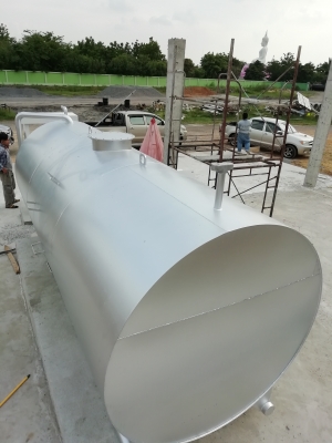 ขายถังน้ำมันใหม่ขนาด 10,000 ลิตร เหล็กหนา 3 มม.ผลิตเอง ราคาใบละ 35,000 บาท  ถังใหม่ผลิตเอง