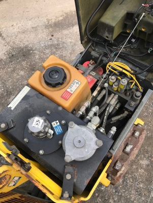 ขายรถบดDYNAPAC LP8501 เอวอ่อน บังคับ2ระบบ(ไร้สายได้) ดีเซล สตาร์ทไฟฟ้า สภาพเดิมๆจากญี่ปุ่น 185,000เท่านั้น!!