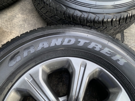 ล้อแม็ก 6รู114 Nissan Navara NP300 ขอบ 16 สีเทากัน พร้อมยางใหม่ป้ายแดง 255-70-16 Dunlop ปี 19 สวยกริ๊บ ล้อแม็ก 6รู114 Nissan Navara NP300 ขอบ 16 สีเทากัน พร้อมยางใหม่ป้ายแดง 255-70-16 Dunlop ปี 19 สวยกริ๊บ