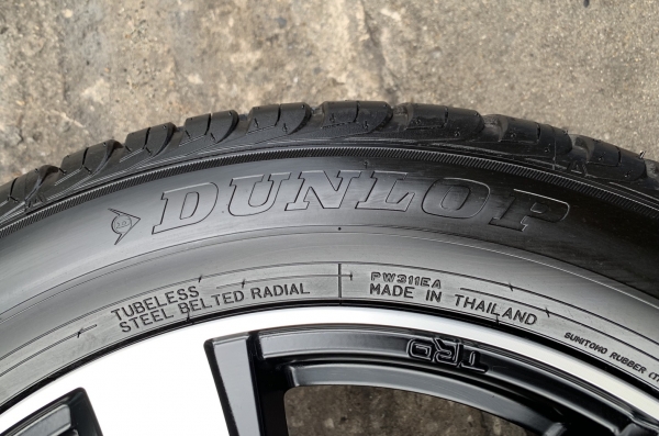 ล้อแม็กป้ายแดง Toyota Fortuner TRD ขอบ 20 พร้อมยางป้ายแดงสดๆใหม่ๆ 265-50-20 Dunlop ปี 19 สวยกริ๊บ ใหม่ยกห้าง